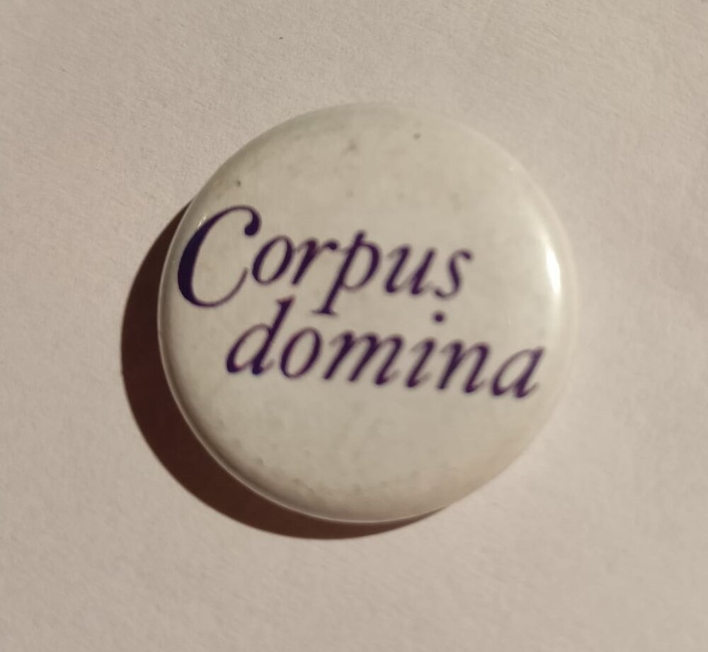 Spilla Corpus Domina.jpg