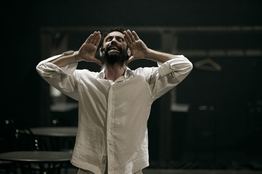 'Na specie de cadavere lunghissimo.jpg