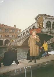 Essere Lucy.jpg