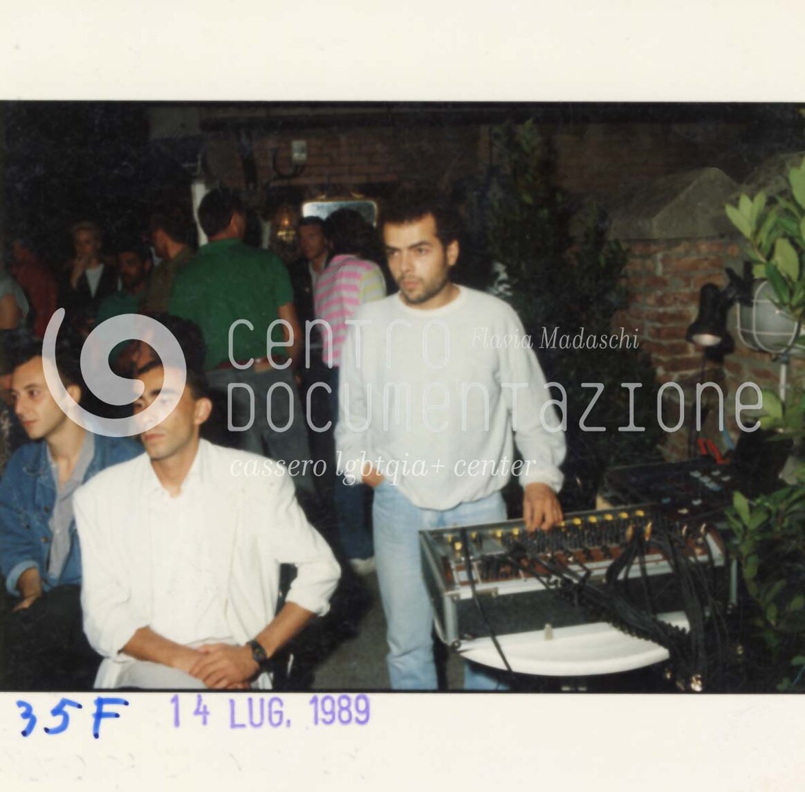 F1_1_4_05_watermarked.jpg